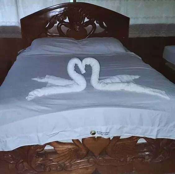 هتل Tropical Adventures & Expeditions