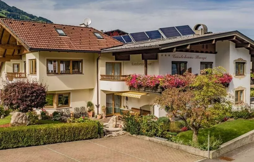 ペンション Gästehaus Burgi