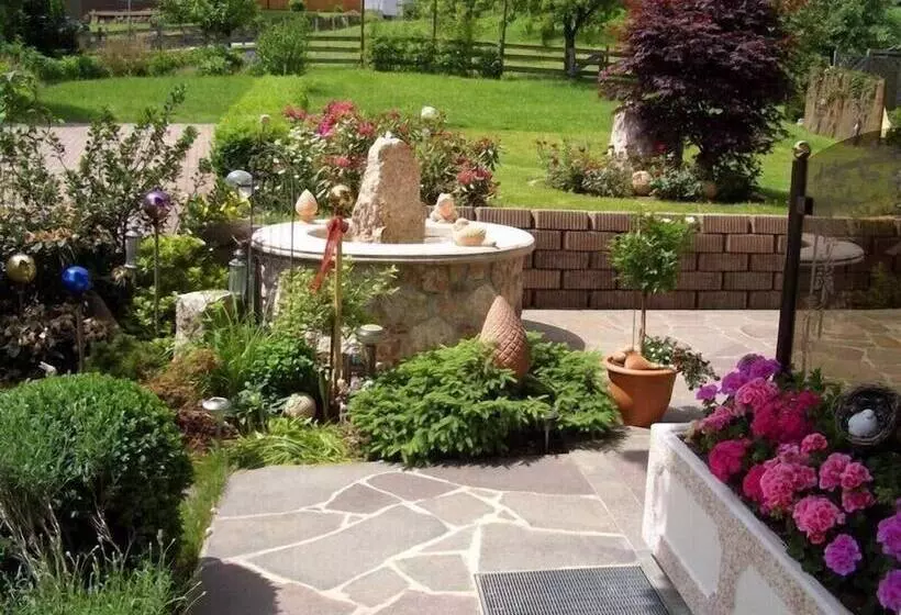 ペンション Gästehaus Burgi