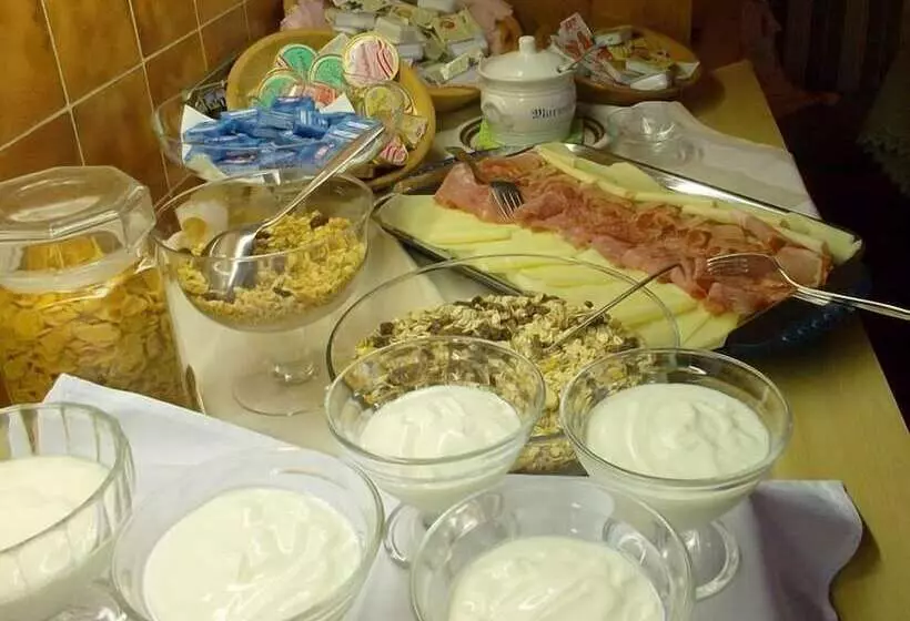 ペンション Gästehaus Burgi