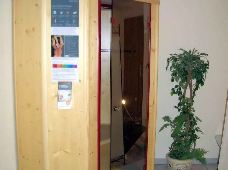 ペンション Gästehaus Burgi