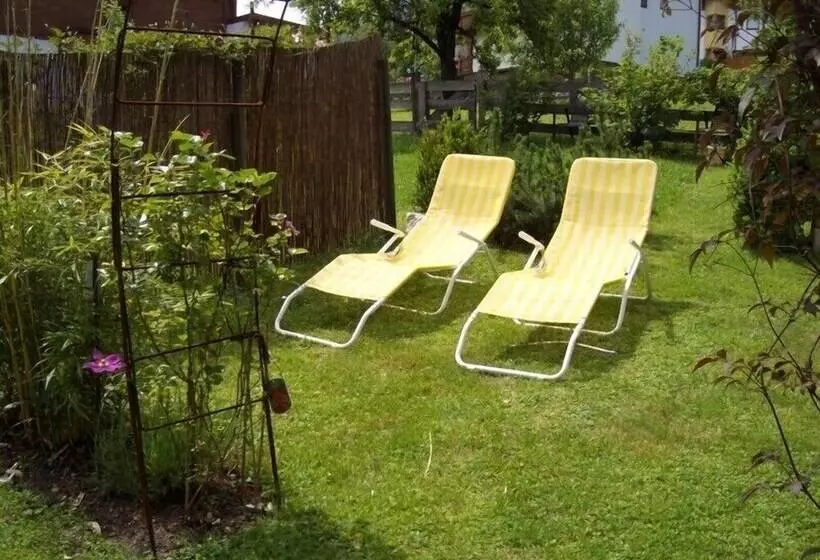 ペンション Gästehaus Burgi