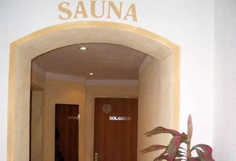 ペンション Gästehaus Burgi