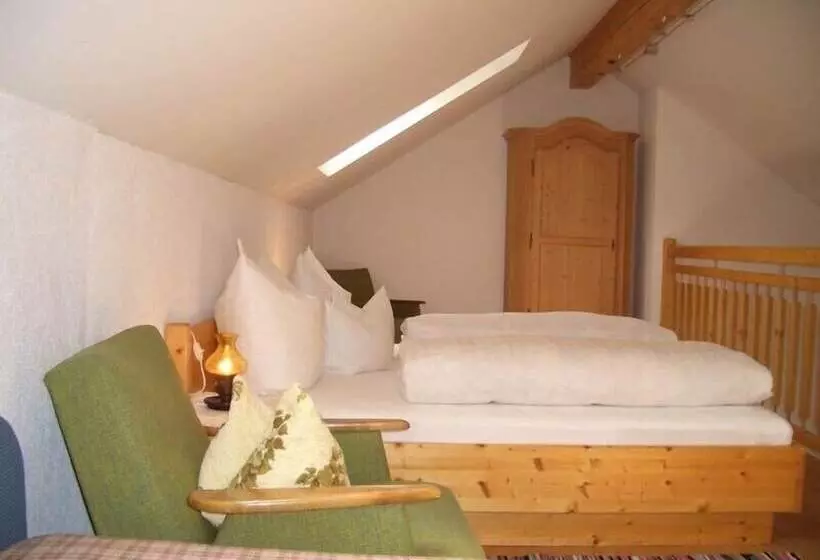 ペンション Gästehaus Burgi