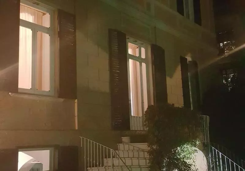 پانسیون Royal Suite