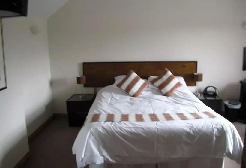 簡易ホテル Rose & Crown