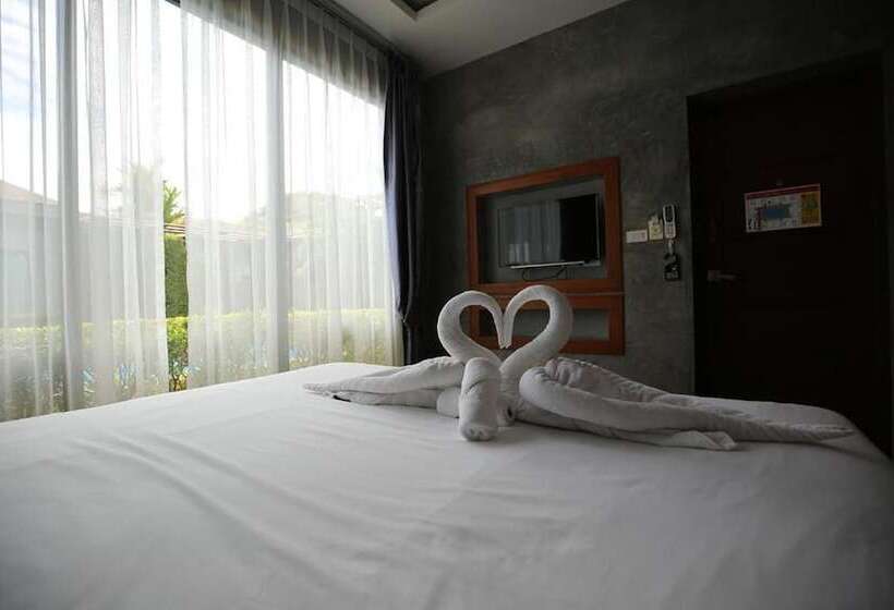 هتل Baanmee Phuket Sha Plus