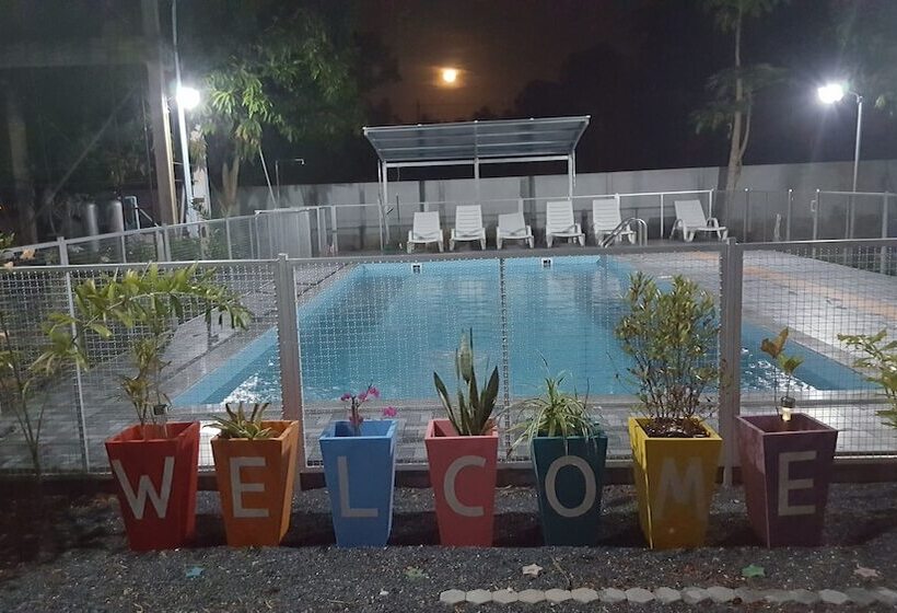 فندق Ban Thanyanan Resort