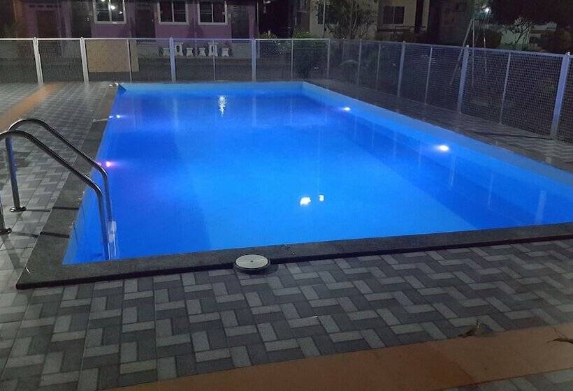 فندق Ban Thanyanan Resort