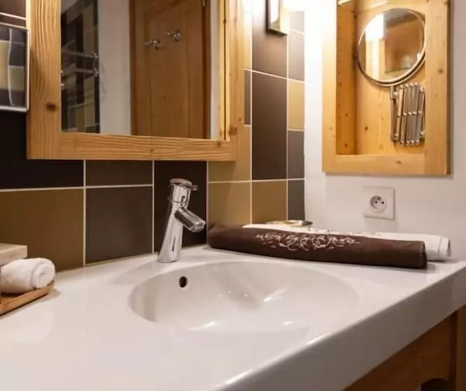 Hotelli La Maison Les Peupliers