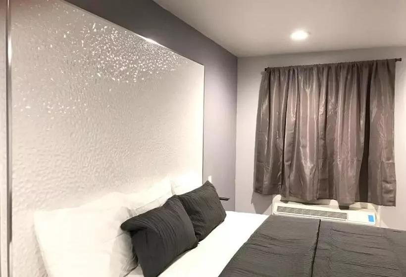 Motelli Ramsey Inn & Suites