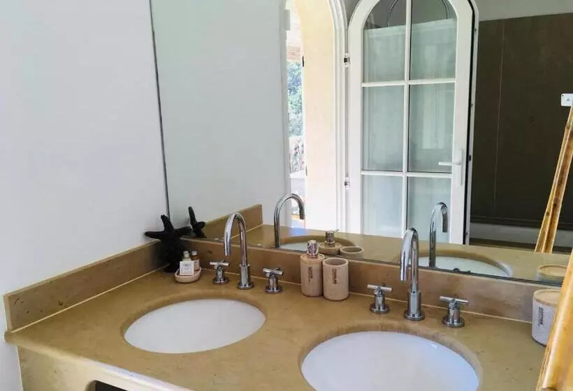 پانسیون Le Clos Des Sept Palmiers