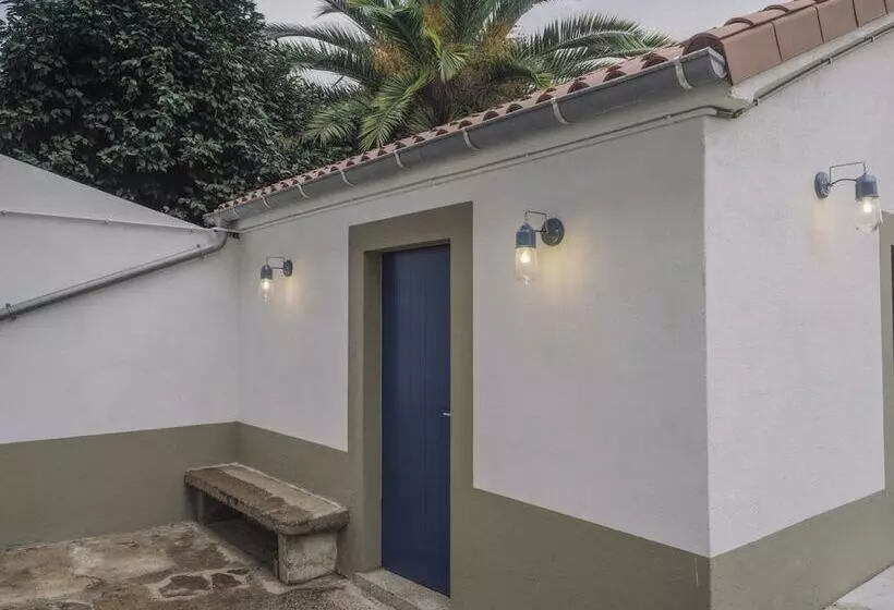 Retkeilymaja Santiago Km 0