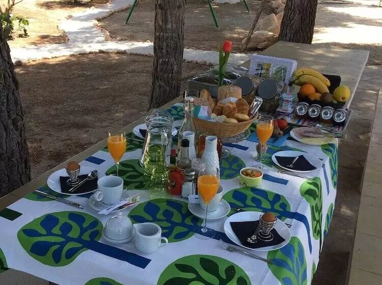 تختخواب و صبحانه Alegría