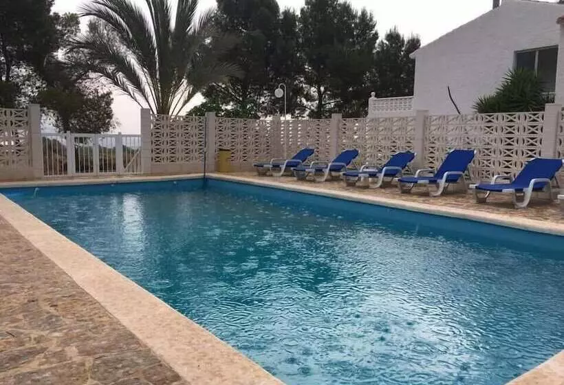 تختخواب و صبحانه Alegría