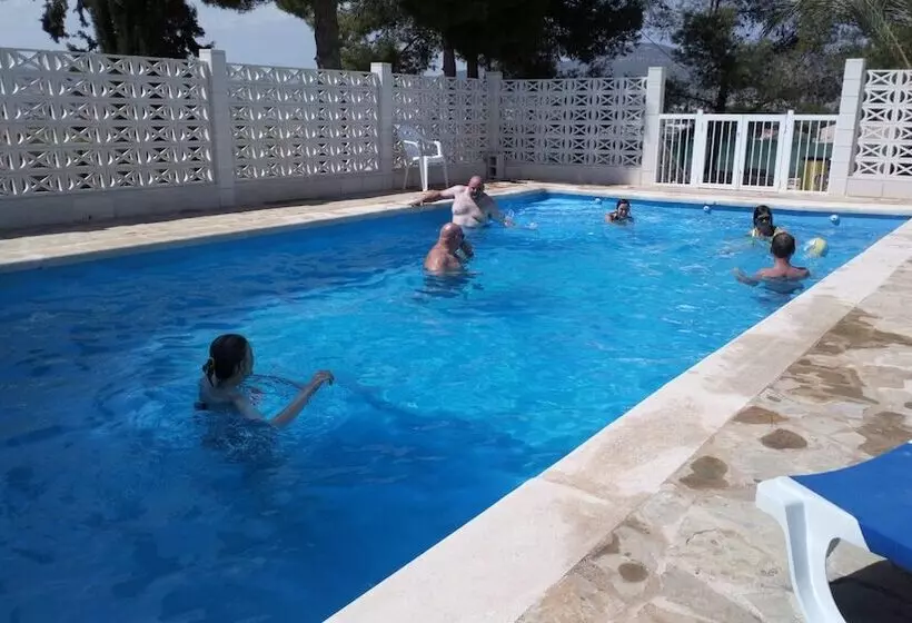 تختخواب و صبحانه Alegría