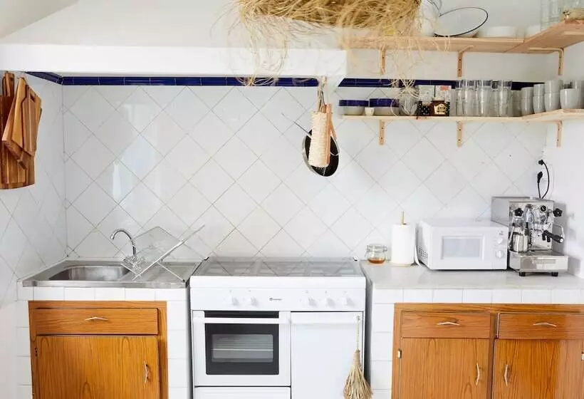 Caión Surf House   Hostel