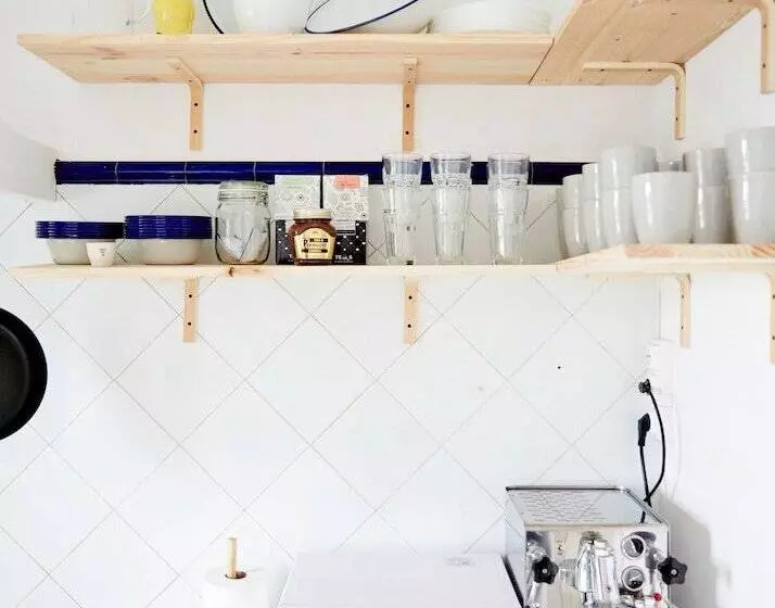 Caión Surf House   Hostel