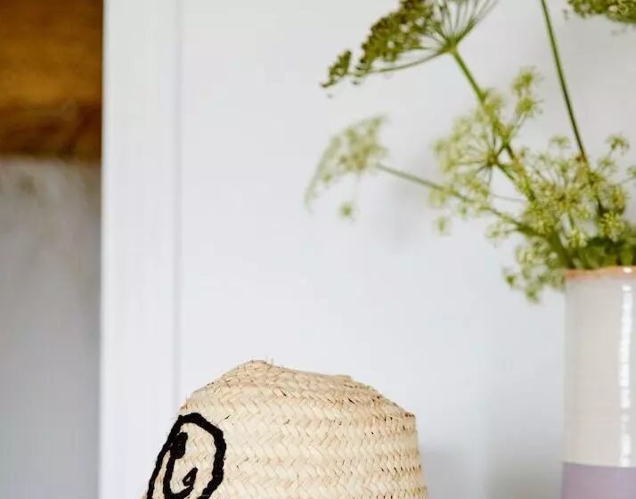 Caión Surf House   Hostel