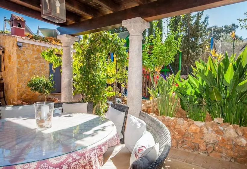 Cubo's Villa Los Azabaches