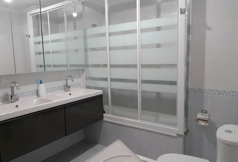 簡易ホテル Estrella Do Camiño