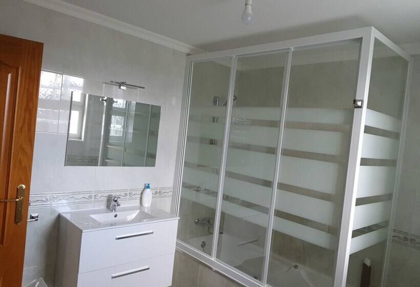 簡易ホテル Estrella Do Camiño