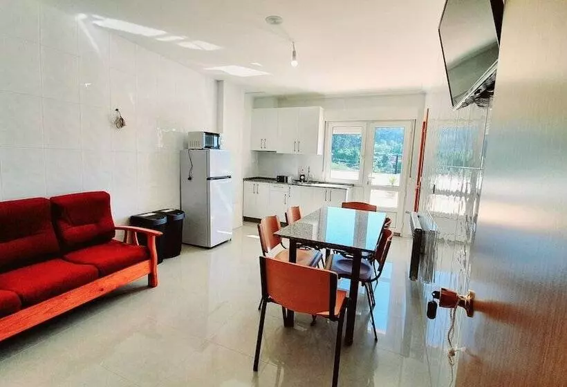 簡易ホテル Estrella Do Camiño