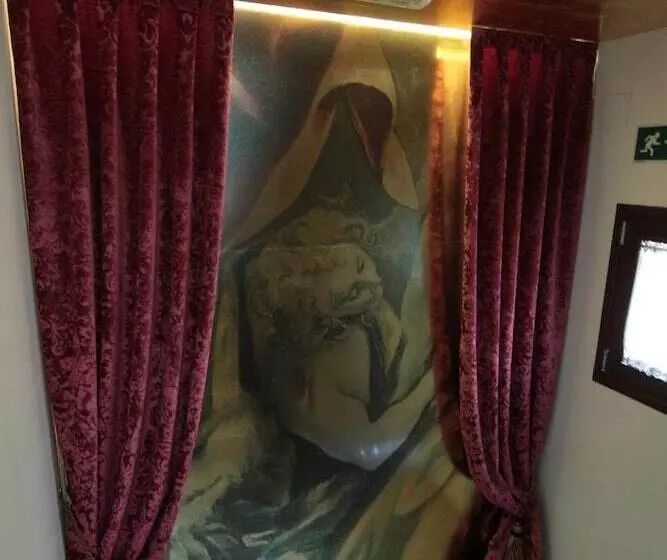 مسافرخانه Grecorooms