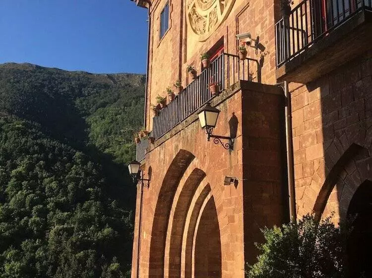 Hostal Monasterio De Valvanera