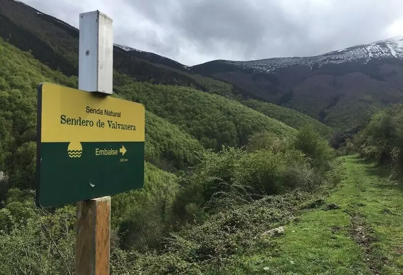 Hostal Monasterio De Valvanera