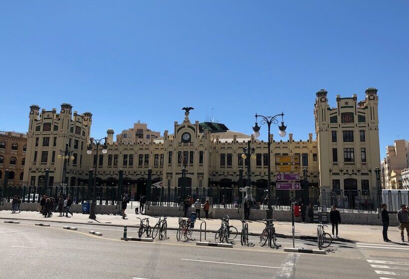 پانسیون Flats Friends Plaza De La Reina