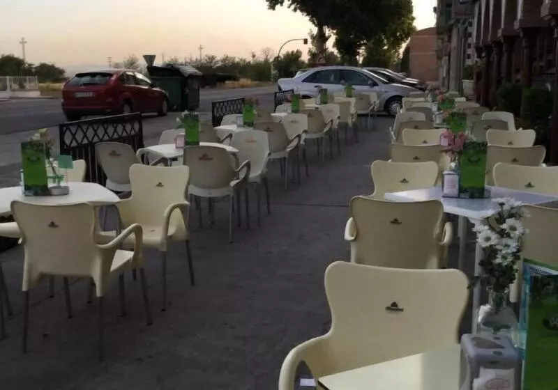 ペンション Restaurante Montserrat