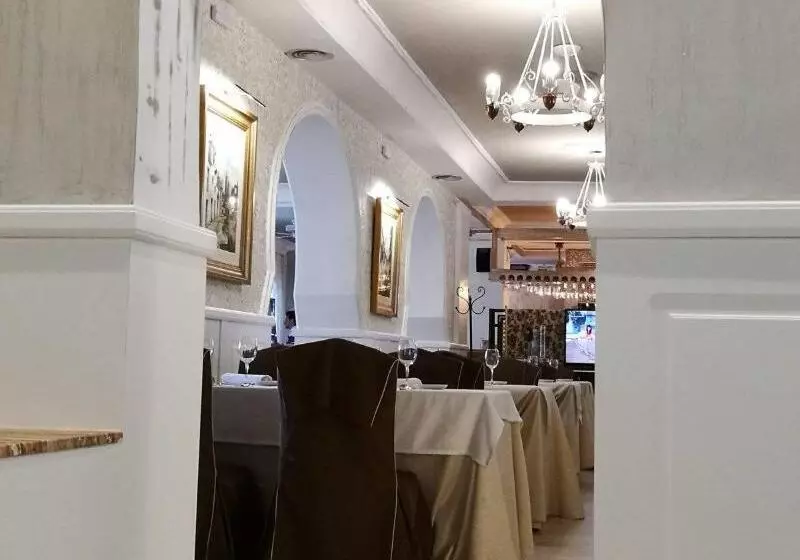 ペンション Restaurante Montserrat