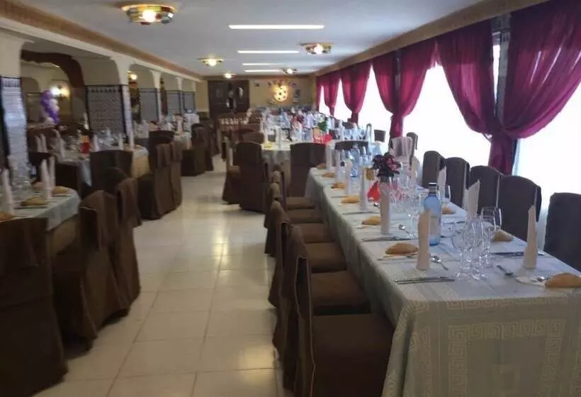 ペンション Restaurante Montserrat