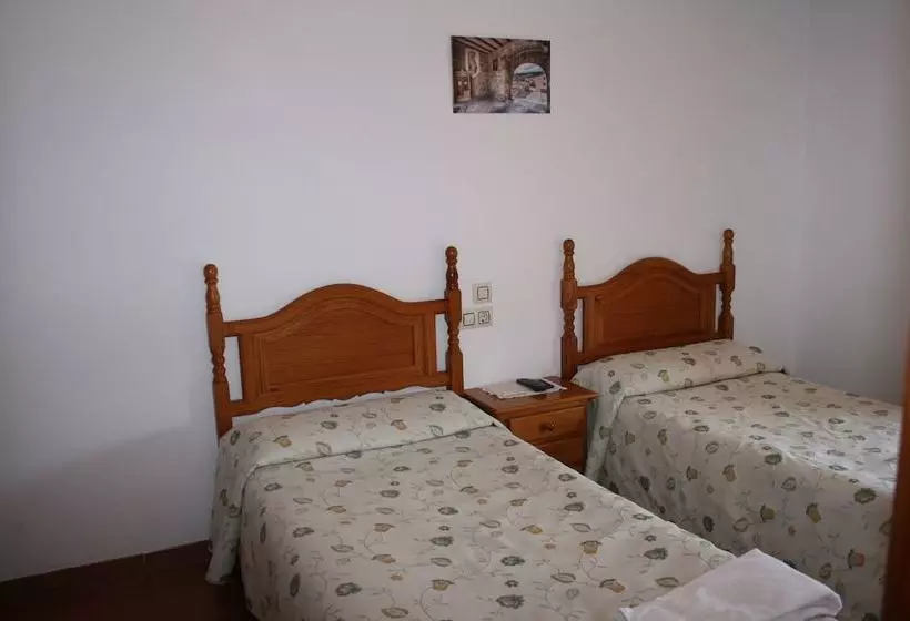 Retkeilymaja Hostal Entreportales