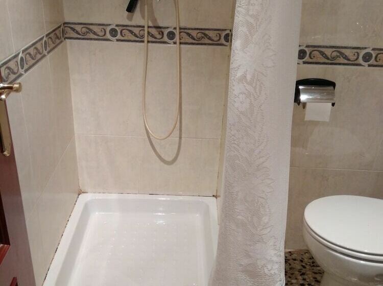 فندق فئة نجمة واحدة Pension Martinez