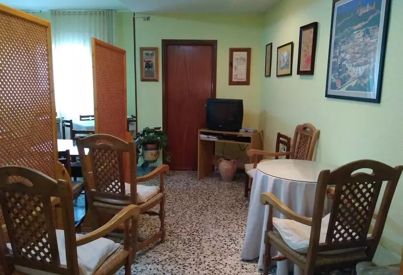 Hostelli Pension Martinez