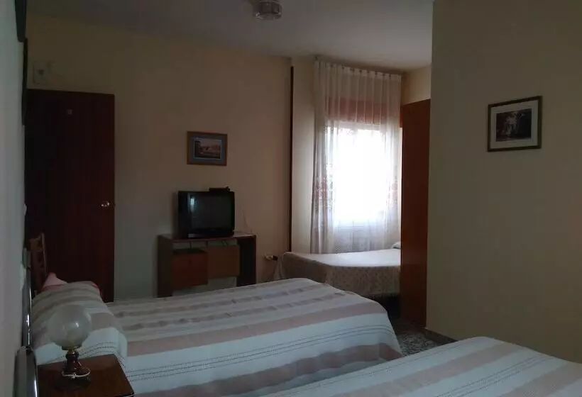 Hostelli Pension Martinez