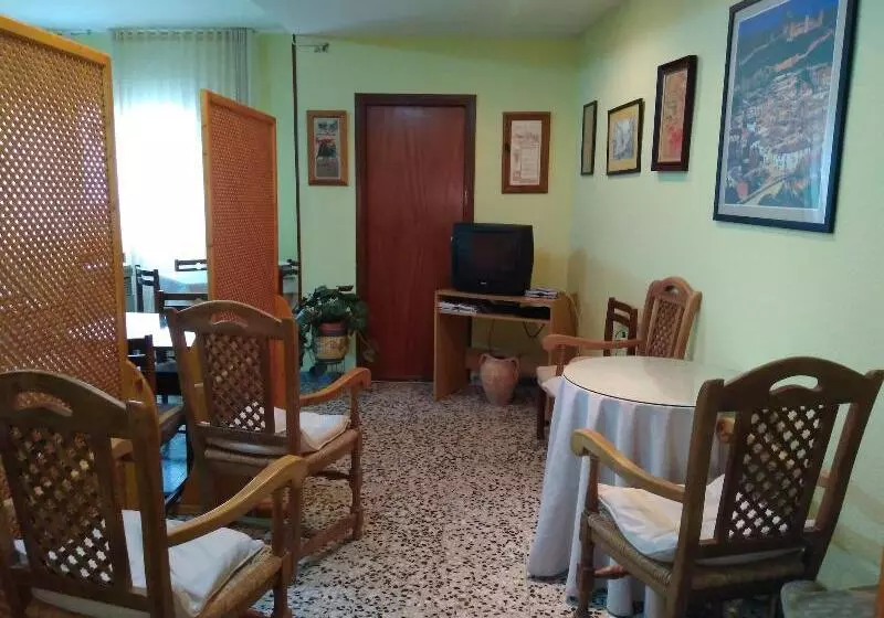 Hostelli Pension Martinez