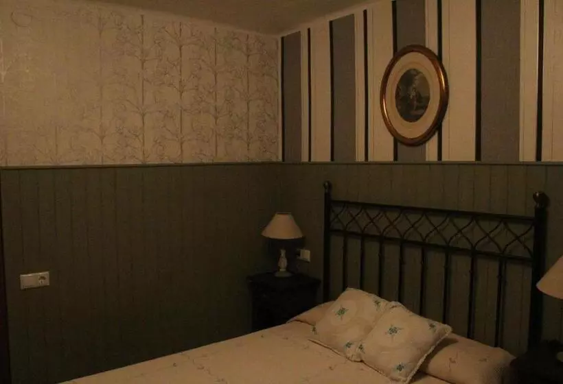 Hostal Restaurante Fogón De Gredos