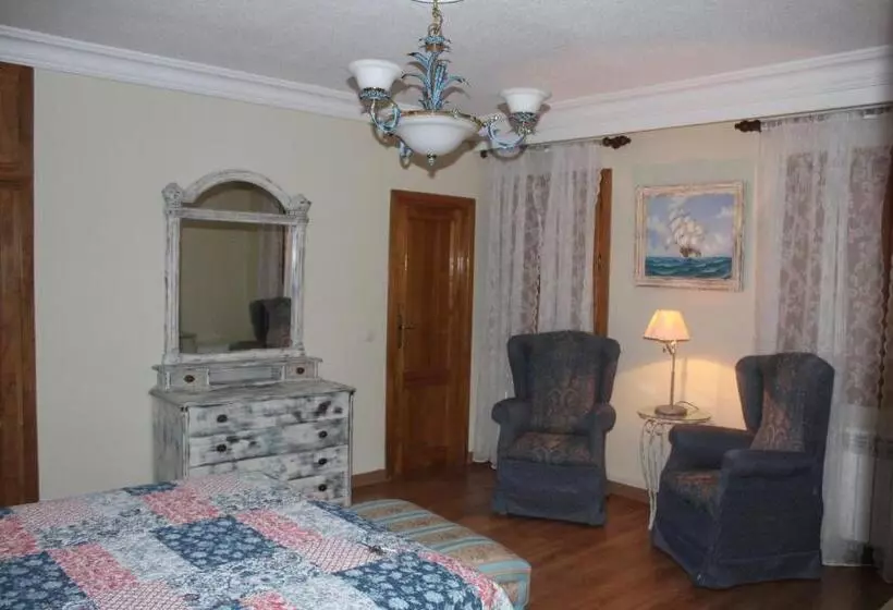 Hostal Restaurante Fogón De Gredos