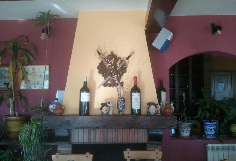 Hostal Restaurante Fogón De Gredos