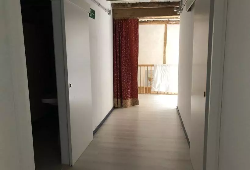 ペンション Albergue El Salto