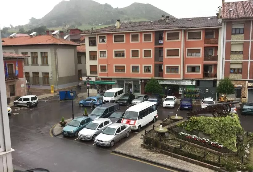 پانسیون Hostal Café Español