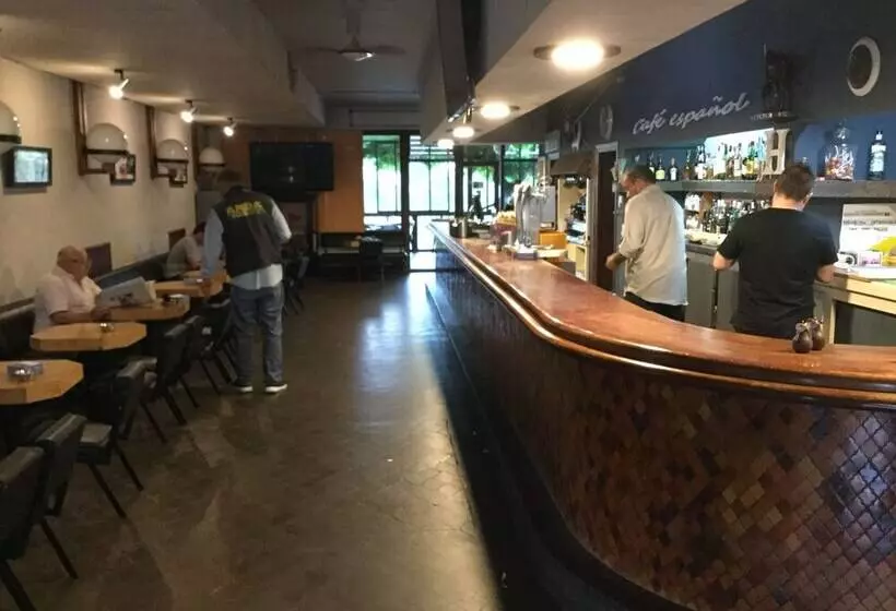 پانسیون Hostal Café Español