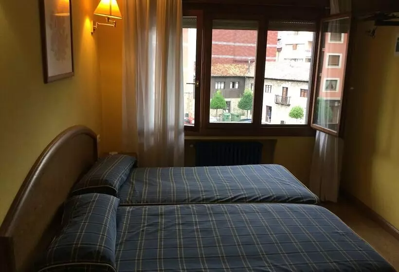 پانسیون Hostal Café Español