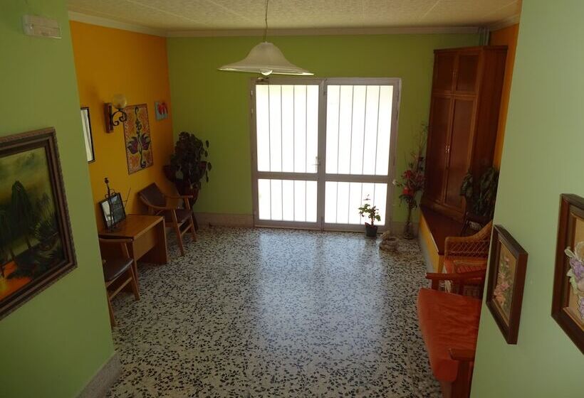 بنسيون Hostal Terraferma