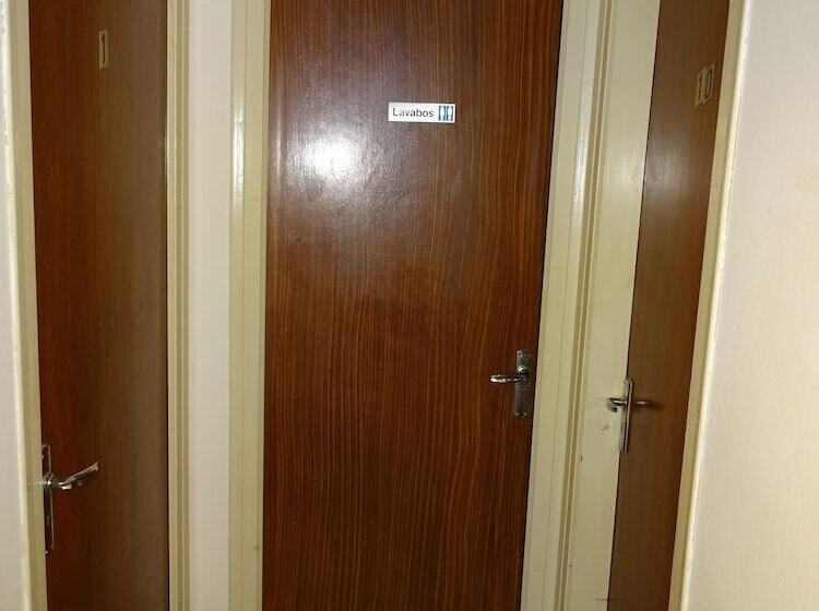 بنسيون Hostal Terraferma