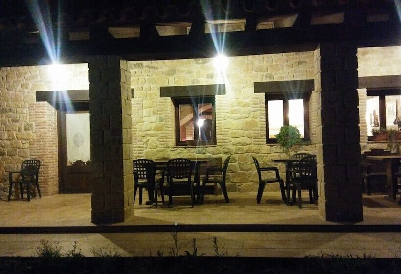 پانسیون La Contrada