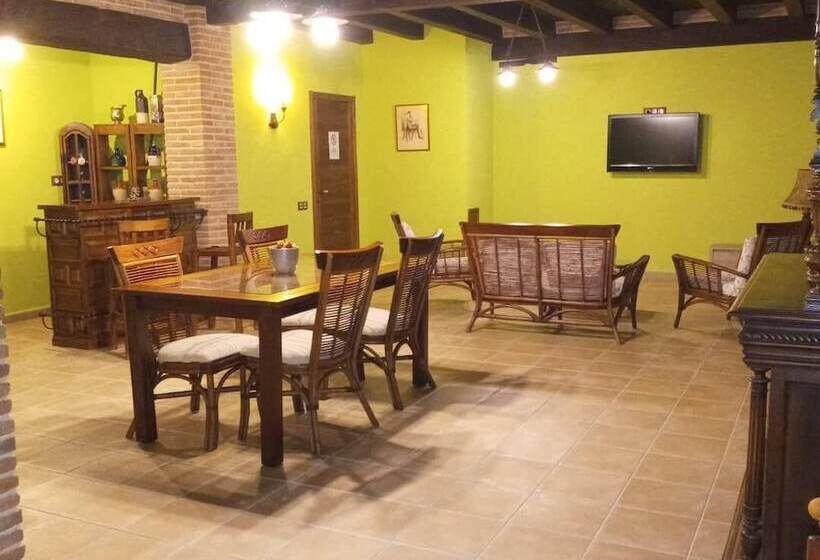 پانسیون La Contrada